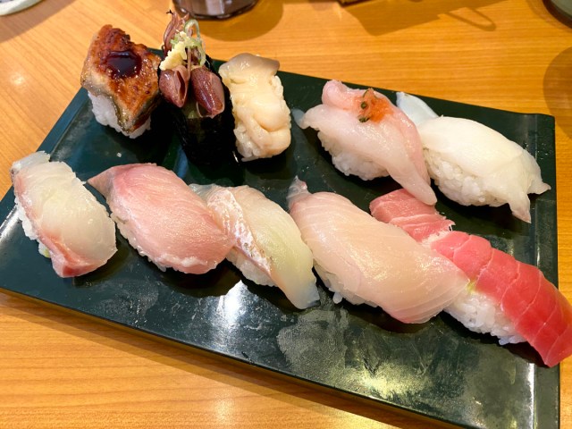 【大混雑】ほぼインバウンド客しかいない新宿の回転寿司「ひまわり寿司」に行ってみた！ 人気の理由が判明!!