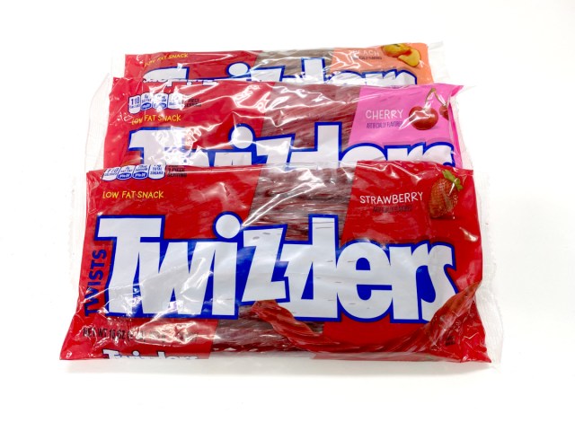 【検証】「好きな日本人は見たことが無い」というアメリカのお菓子『Twizzlers（トゥイズラー）』を11人で食べてみた！