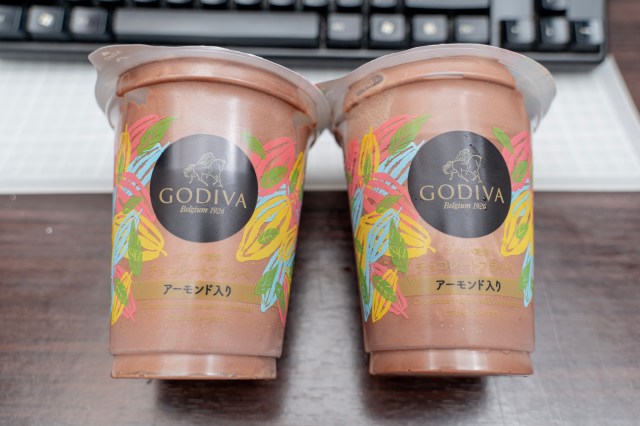 ファミマ『ゴディバ監修チョコレートフラッペ』に「おいしい生クリーム」を入れると終身刑不可避