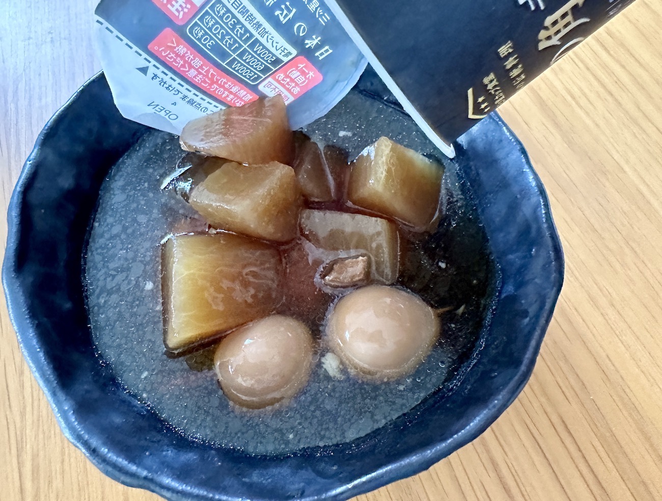 絶品】コンビニで見つけたカップ容器の「豚の角煮」がとろとろホロホロ