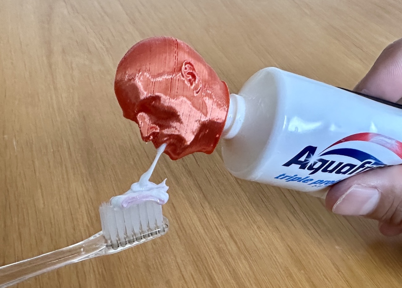 AliExpressの注目商品】ドウェイン・ジョンソンの歯磨き粉キャップ