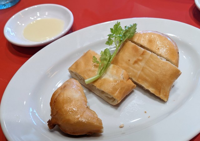 日高屋の新ブランド「小皿料理 台南」の台湾揚げパン（ギンシマキ）がめっちゃ美味い！ 東京・小岩