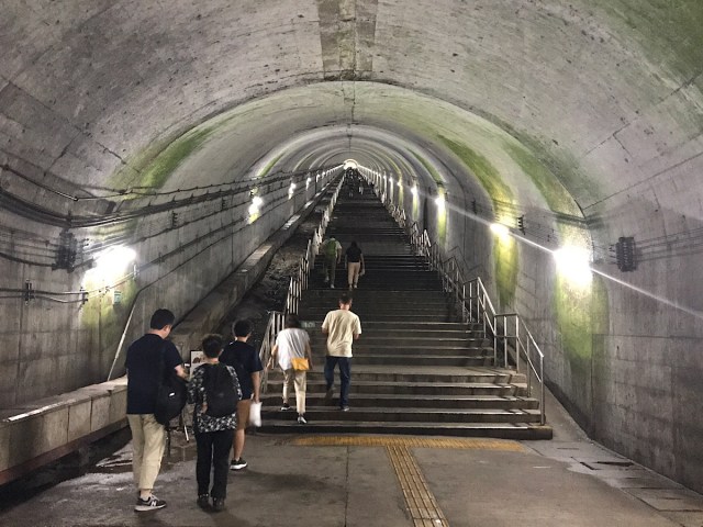 グンマーの秘境にある地下駅がダンジョンすぎる！ 日本一深い「土合駅」の階段（462段）をのぼってみたら…気分はもう勇者