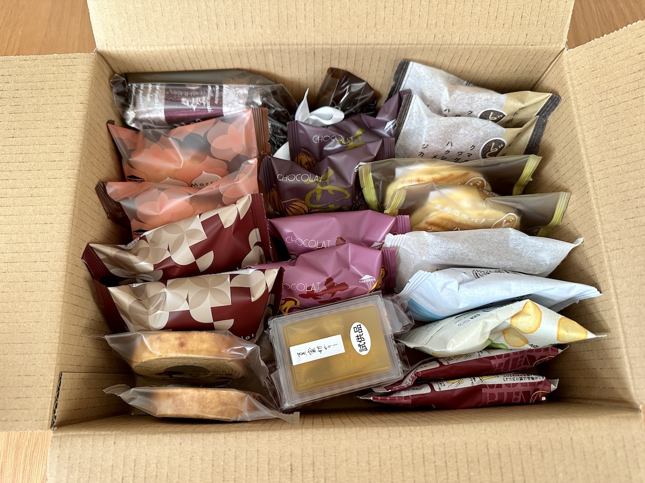 シャトレーゼ「秋の福箱 お菓子セット」の中身が最高に充実している