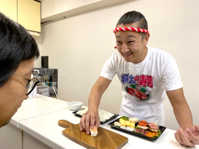 【祝福】上司の誕生日に「寿司」を握ってご馳走してみた！