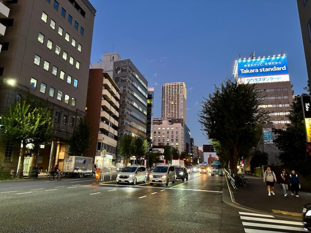 九州出身者あるある「東京は夜が来るのが早い」を検証 / 17時に東京と福岡をテレビ電話でつないだ結果…