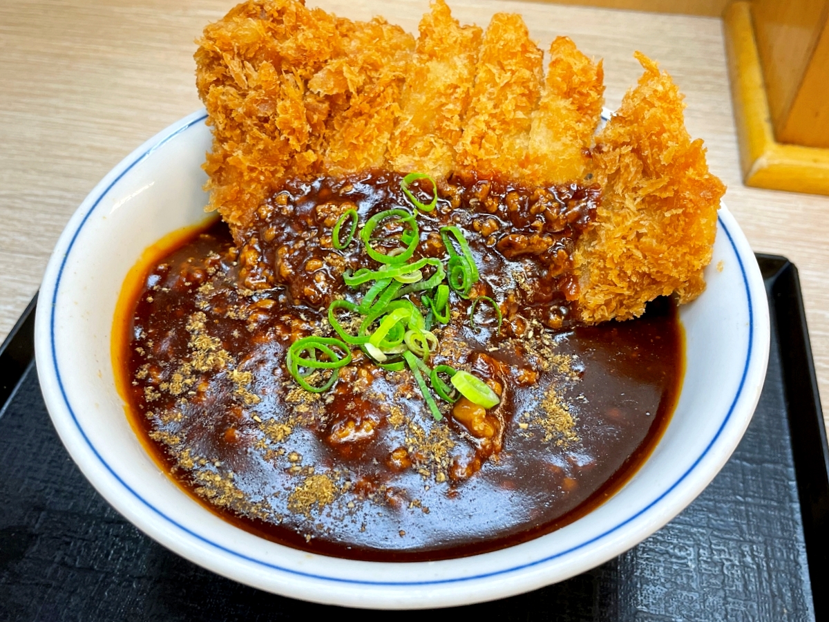 想定外】かつやの店舗限定『麻婆ロースカツ丼』を頼んだら豆腐を