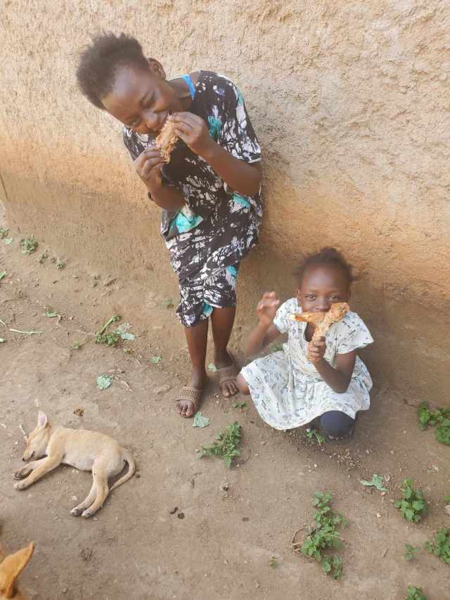 【アフリカ】カンバ族のクリスマスがメッチャ楽しそう！ 「カンバの人々は “人生初” が大好きだ。例えば…」カンバ通信：第347回