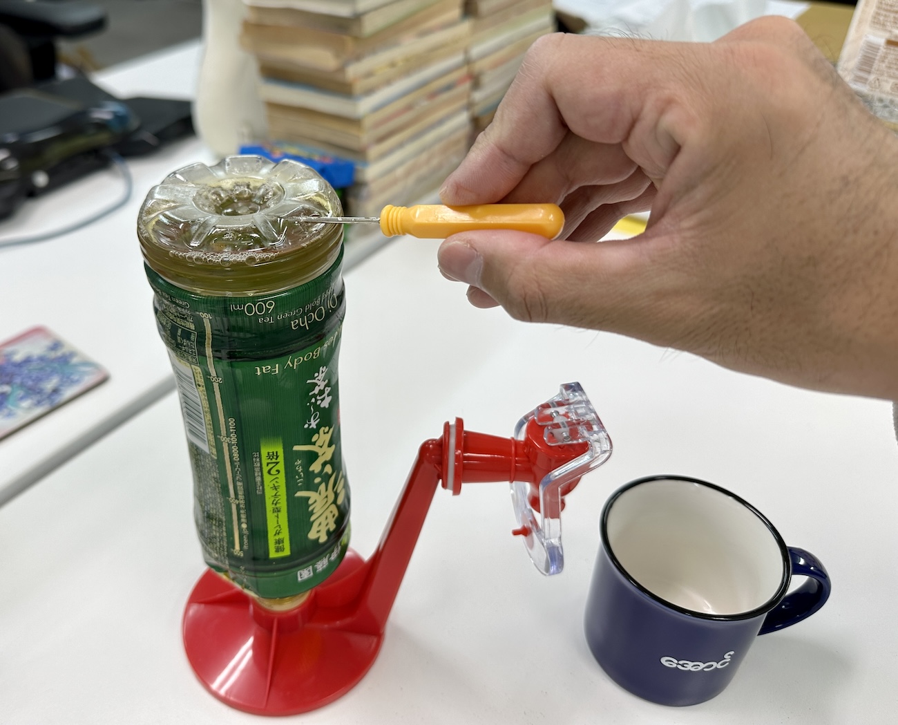 激安】327円の「ペットボトル式ウォーターサーバー」を使ってみた結果