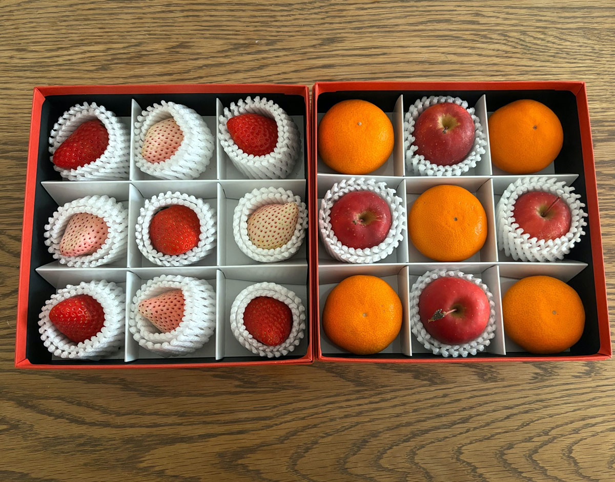 波乱】「新宿高野」の福袋に入っている高級フルーツ VS スーパーの