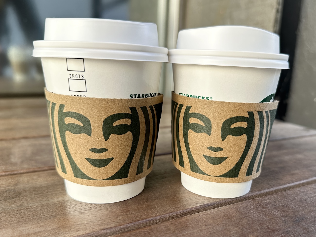 マジかよ】スタバでドリップコーヒーのショート（税込350円）を2杯注文 → 700円では足りないことが判明 / 税理士に理由を聞いてみた |  ロケットニュース24