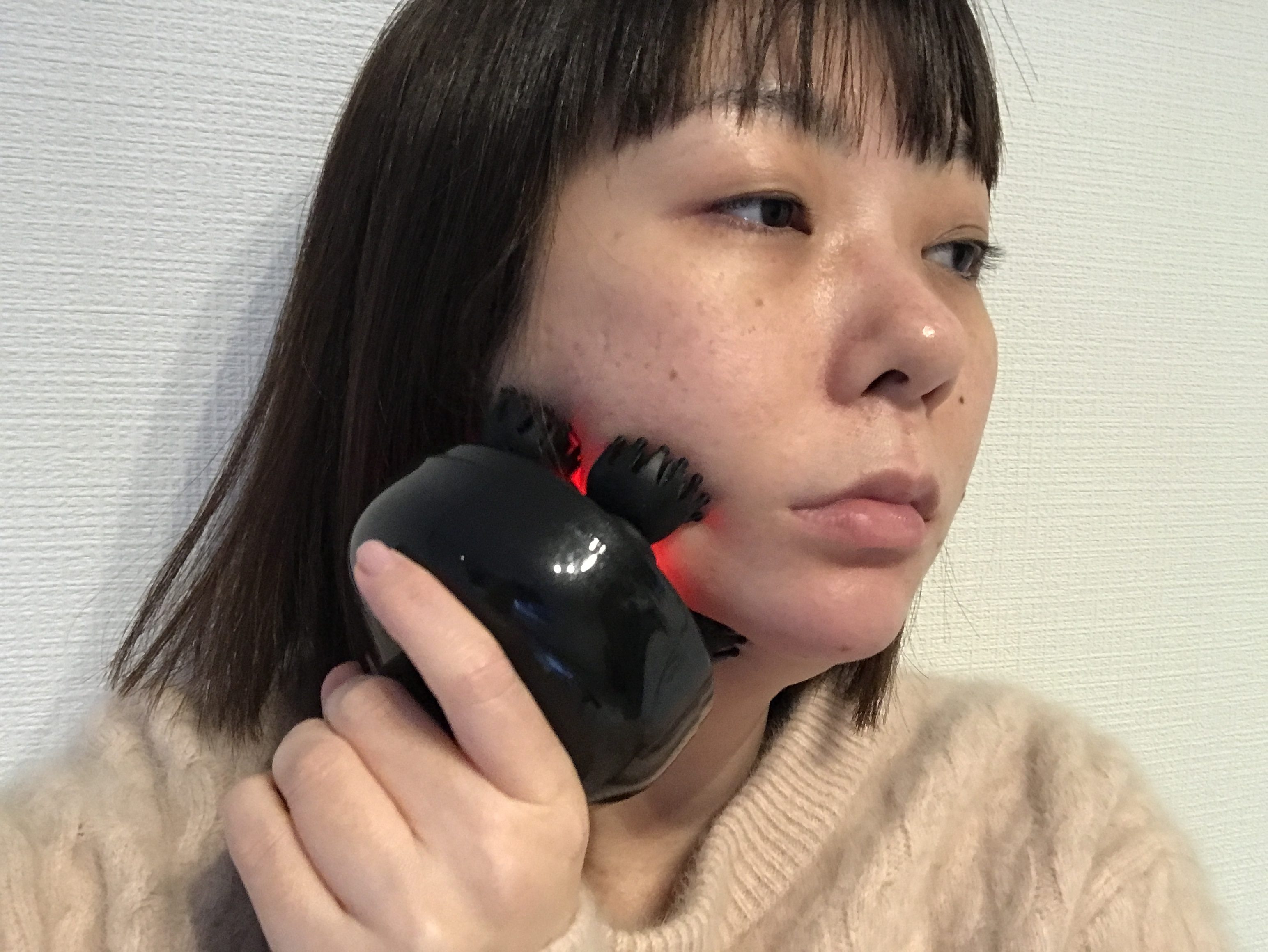 本音レビュー】話題の「電気針ヘッドスパ」で小顔になれるか試してみた