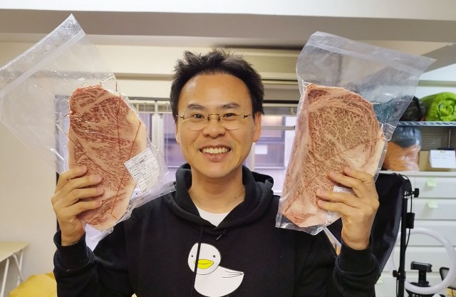 【肉福袋】霜降りの仙台牛がドーン！ 上質肉がほぼ1kg入って3000円!! 静岡の食肉卸会社の「肉ガチャ」が大当たりだった