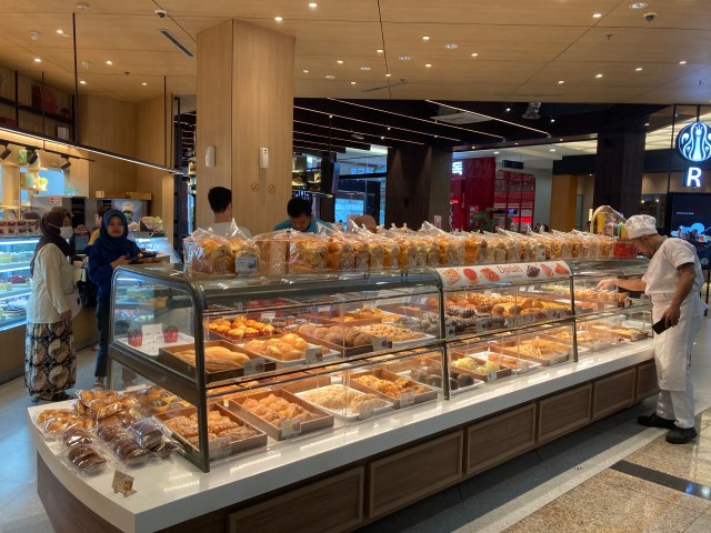 日本のパン屋さんと違いはある？ インドネシアのお店を巡回してみたらこうだった