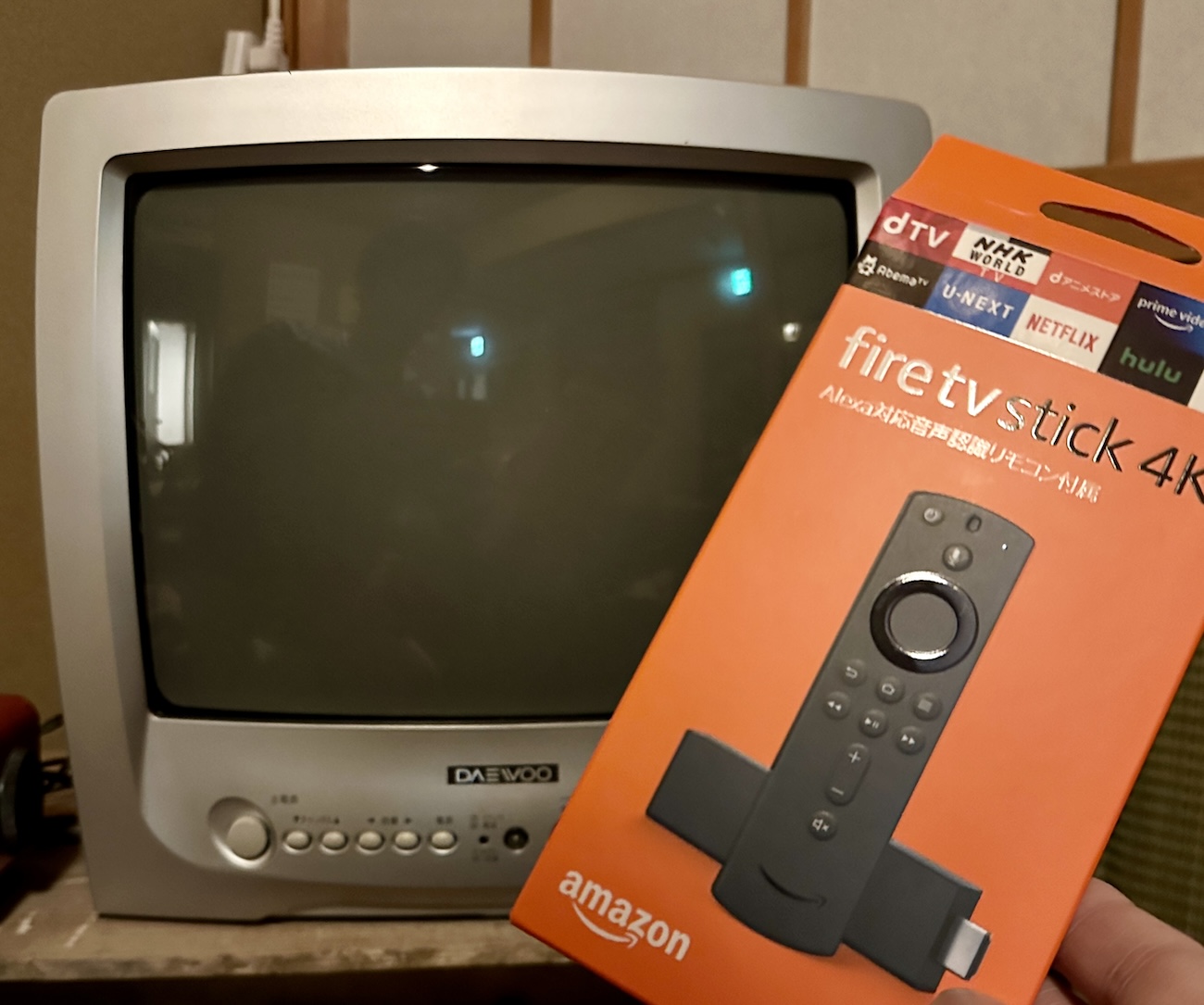 感動】ブラウン管テレビにAmazon Fire TV Stickを接続してみた / YouTubeもNetflixも視聴可能 | ロケットニュース24