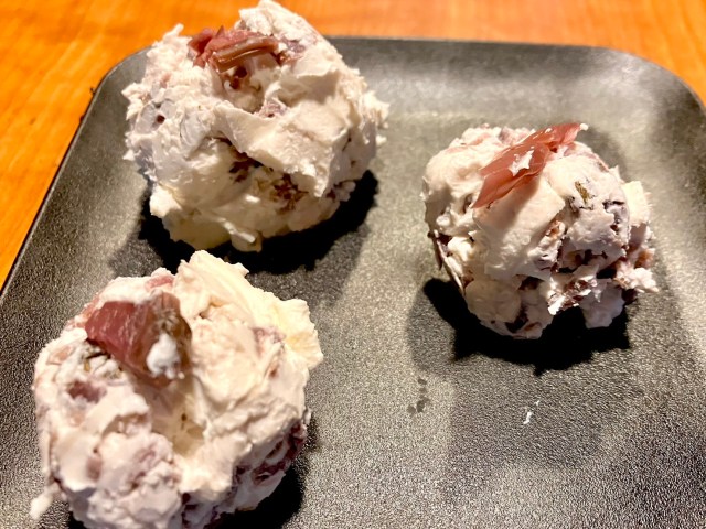 京都の有名漬物メーカー「西利」おススメの「しば漬けチーズボール」を作ってみたら、漬物の新たな可能性に気づかされた