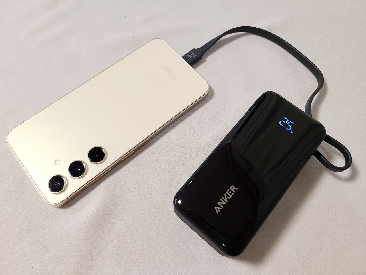 便利すぎると話題の3in1モバイルバッテリー『Anker Power Bank』に待望