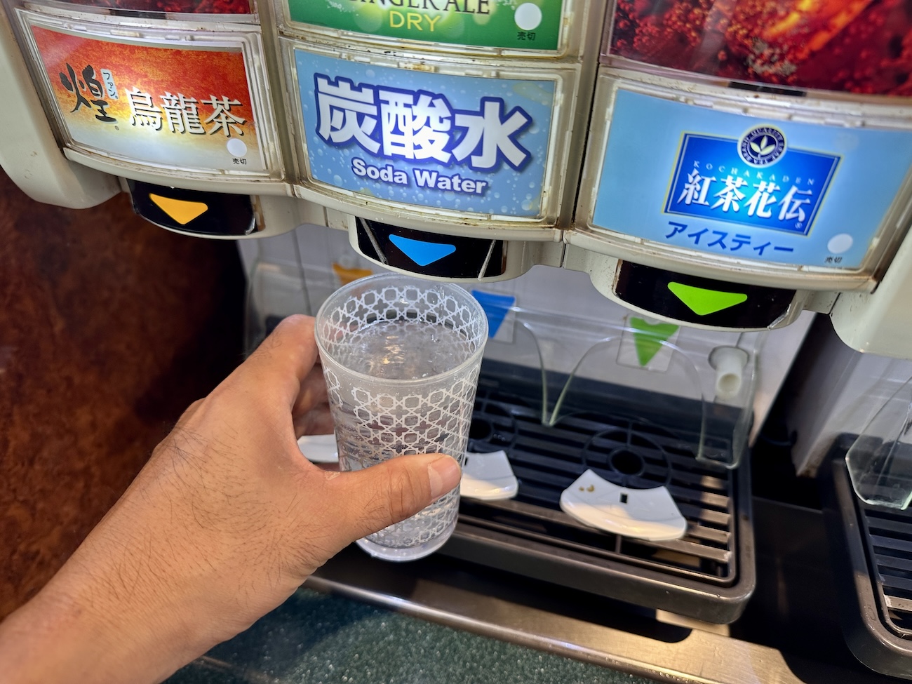 サイゼリア 炭酸 水