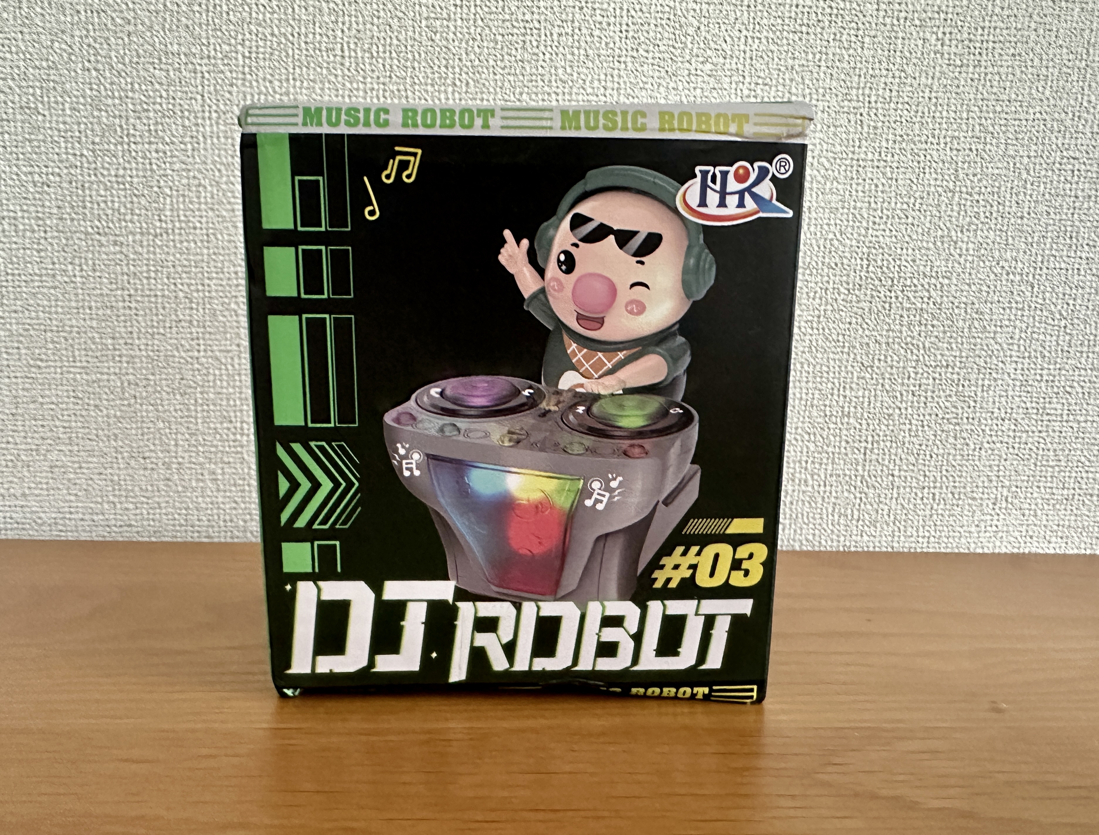 Temuで人気】約1000円で買った「豚のDJ」のダンスビートが激しすぎる