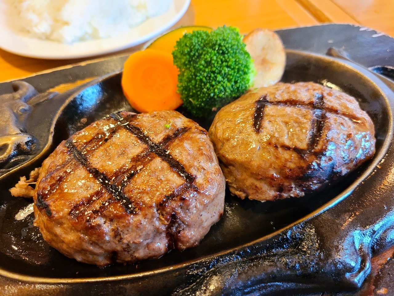 サイゼ越え!?】静岡のローカルレストラン『さわやか』に突如登場した