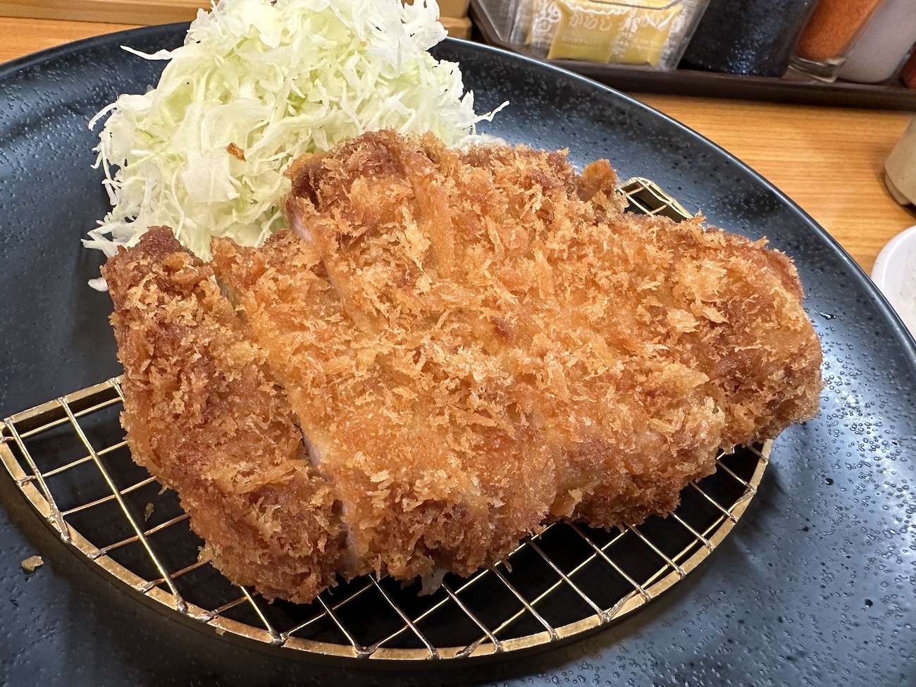 福岡で人気急上昇中】絶品とんかつ店「きんのつる」はご飯・みそ汁