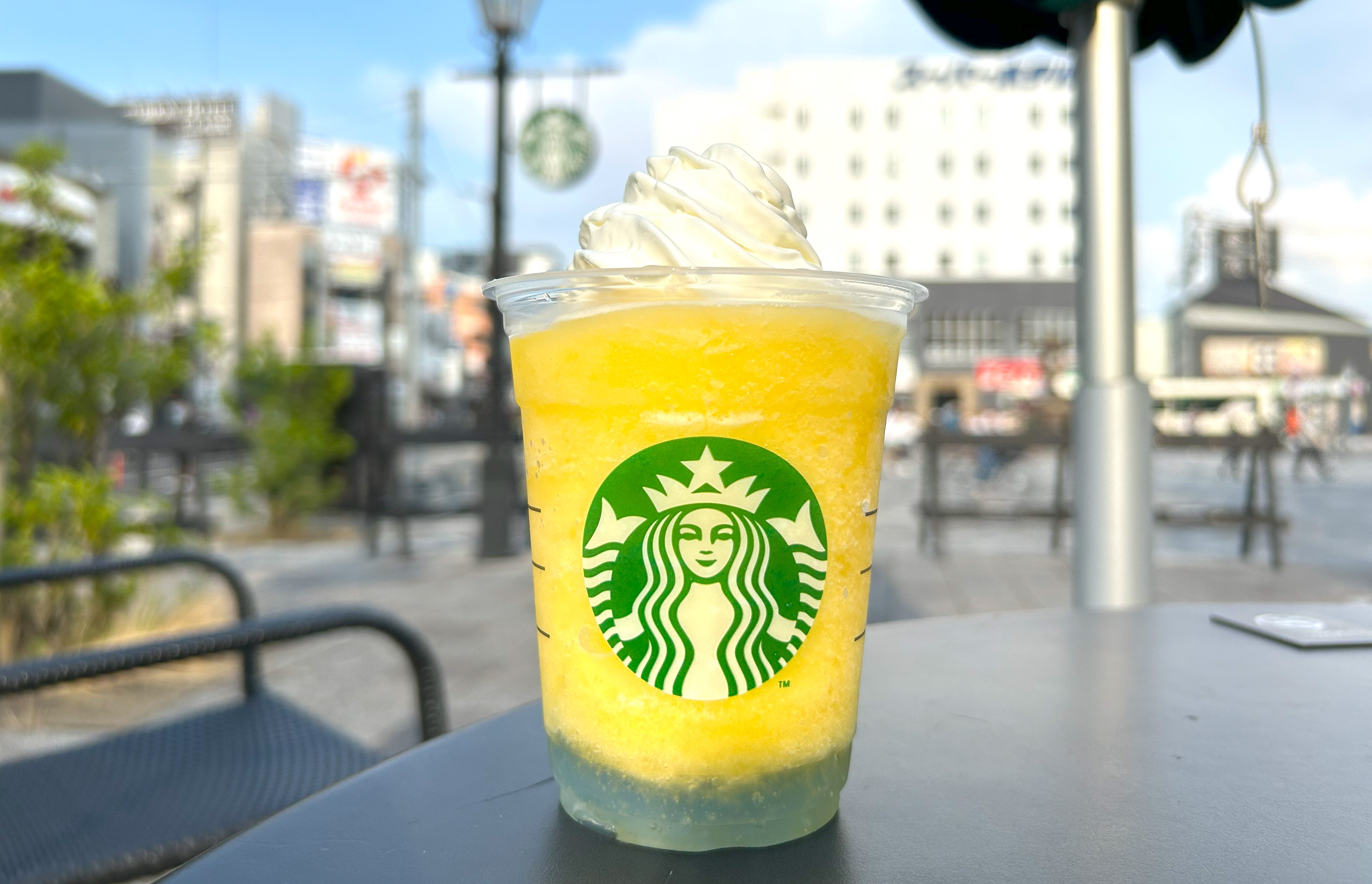 スタバ新作『サンシャイン パイン フラペチーノ』を一足早く