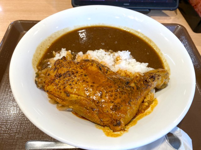 【カムバック】すき家の『ほろほろタンドリーチキンカレー』が期待通りのウマさ！ もはや「飲めるタンドリーチキン」だった