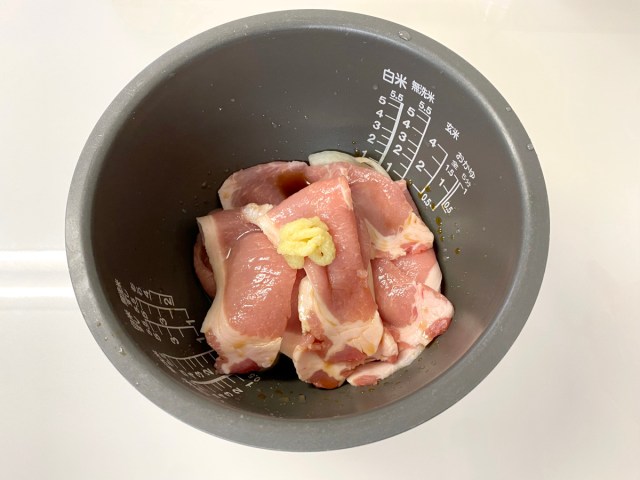 【男のレシピ】炊飯器で作った「豚の生姜焼き」が妙にゴツゴツしていたでごわす → だが男はこれくらいがちょうどいい！