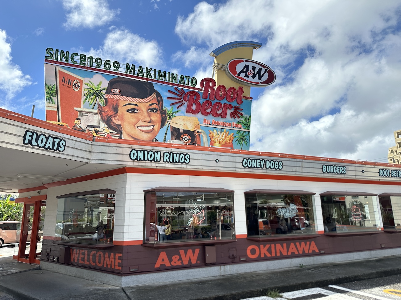 A＆W】全サイズおかわり無料のルートビアを「Lサイズ」で注文する人っ