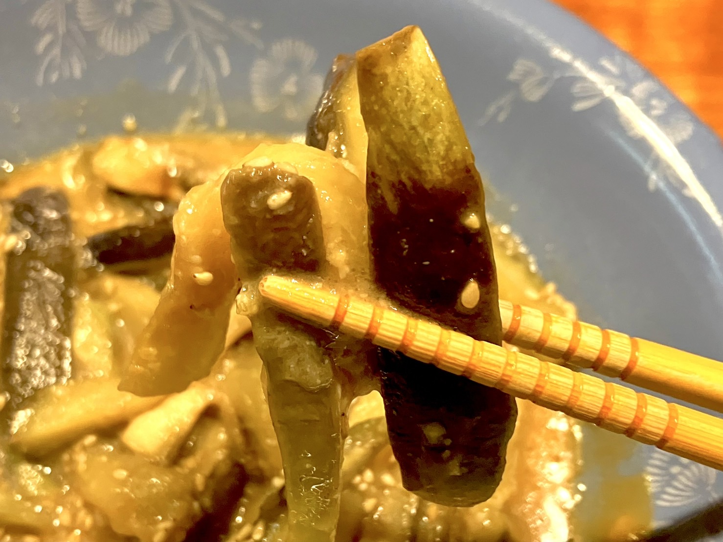 セブンプレミアム公式】レンジで作れる無限なすを食べてみたら