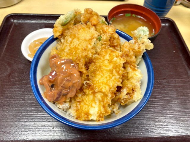 イカが好きすぎる「てんやの店舗スタッフ」が開発した『いか旨天丼』を食べてみた結果 → 残酷な事実が判明してしまう