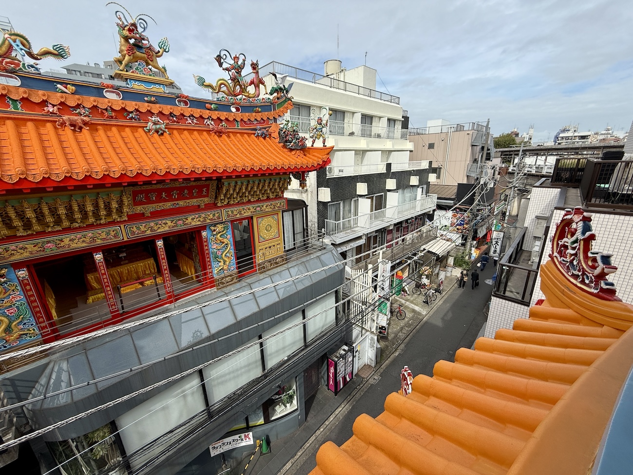 寺廟 新宿からたった1駅で別世界】竜宮城みたいな台湾の寺院「東京媽祖廟
