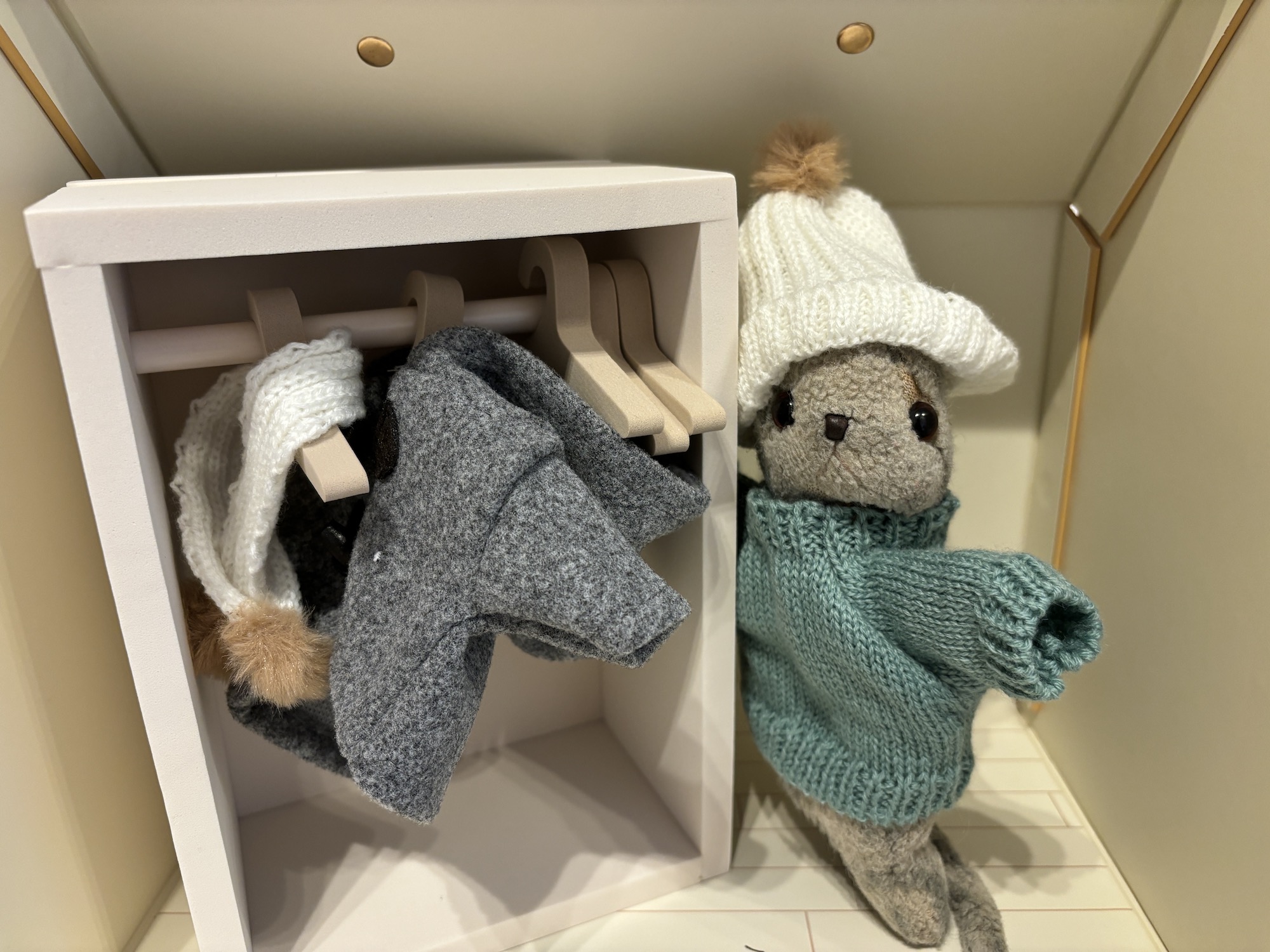 最高】スリコの「ぬい活グッズ」で32年間私を支えてくれた猫の