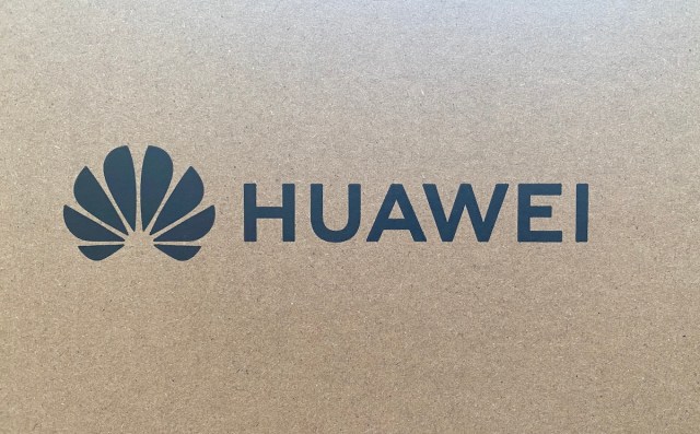 【7680円】興味本位で「HUAWEI（ファーウェイ）の福袋」を買ったら、全く想像できないものが2つも入ってた