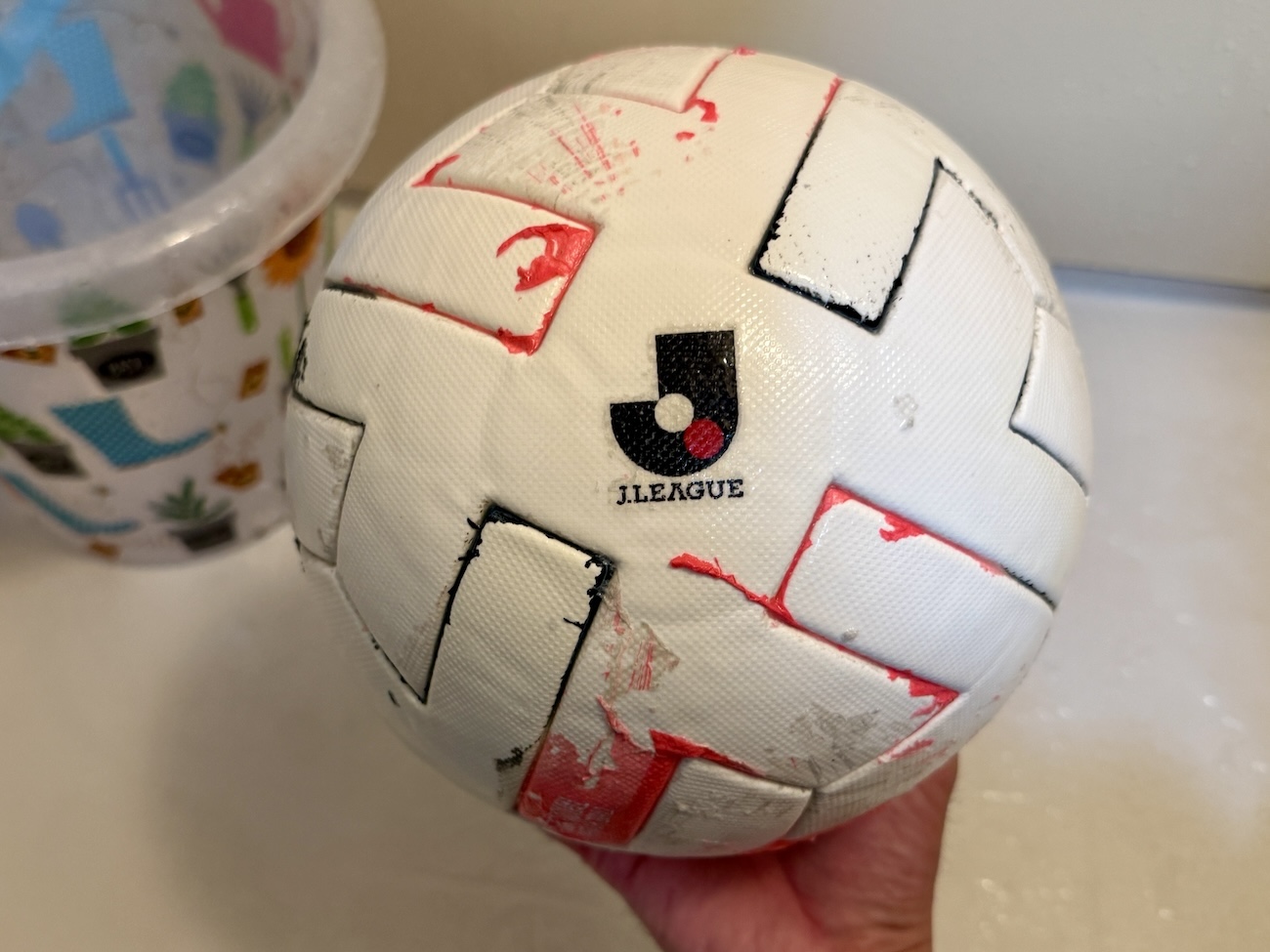 付録) 【助けて】汚れたサッカーボールを「オキシ漬け」した結果