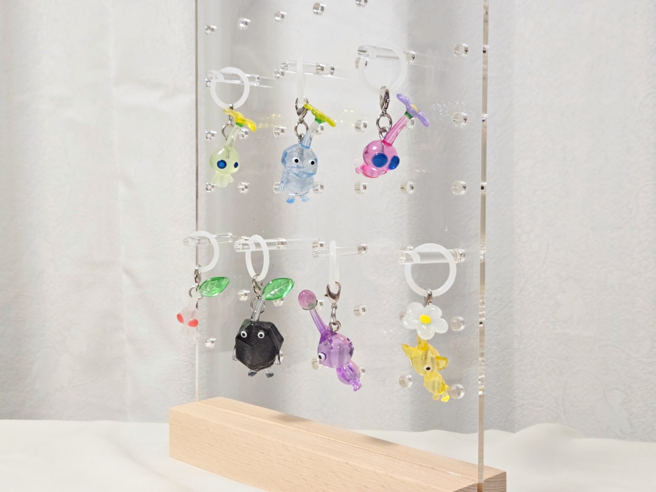 WEB限定商品》有孔ボード：L／カプセルトイコレクション | 3COINS