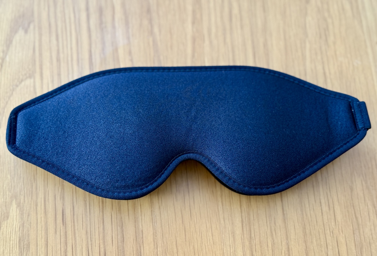 毎週アイマスクを使う記者も感動！ Amazonで1370円で買った「漆黒の