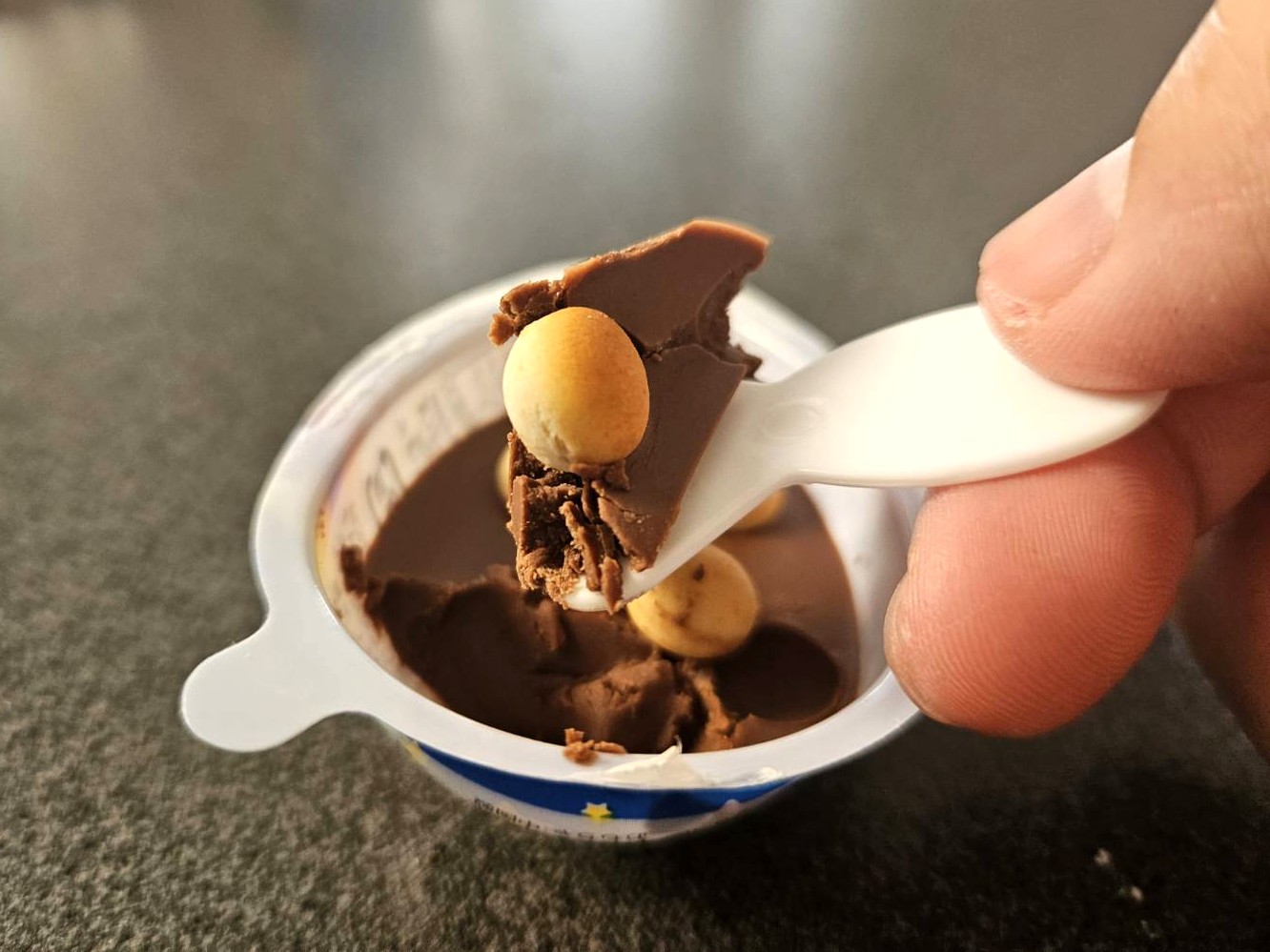 129円と308円！ 価格差がありすぎる『たまご型チョコレート』は何が