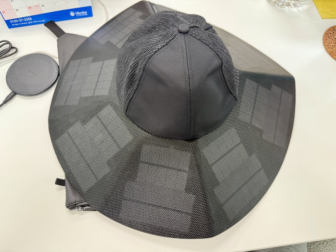 釣り好きに人気】EcoFlowの「ソーラーパネル搭載ハット」がヤバい / 日