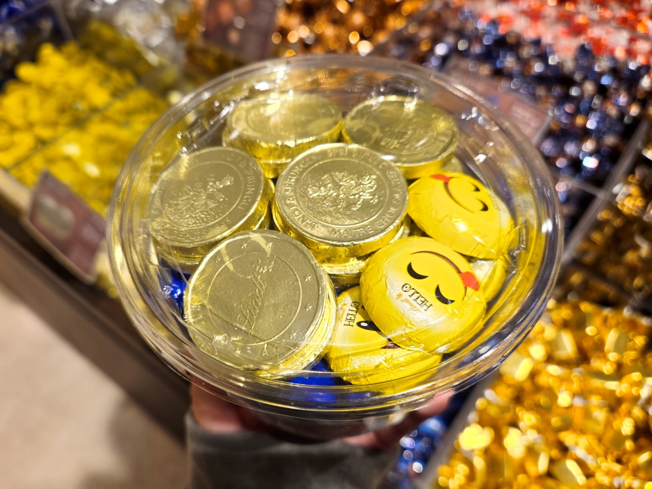 リニューアルしたリンツのチョコレート詰め放題『PICK&MIX詰め放題』に
