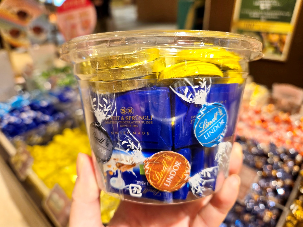 リニューアルしたリンツのチョコレート詰め放題『PICK&MIX詰め放題』に