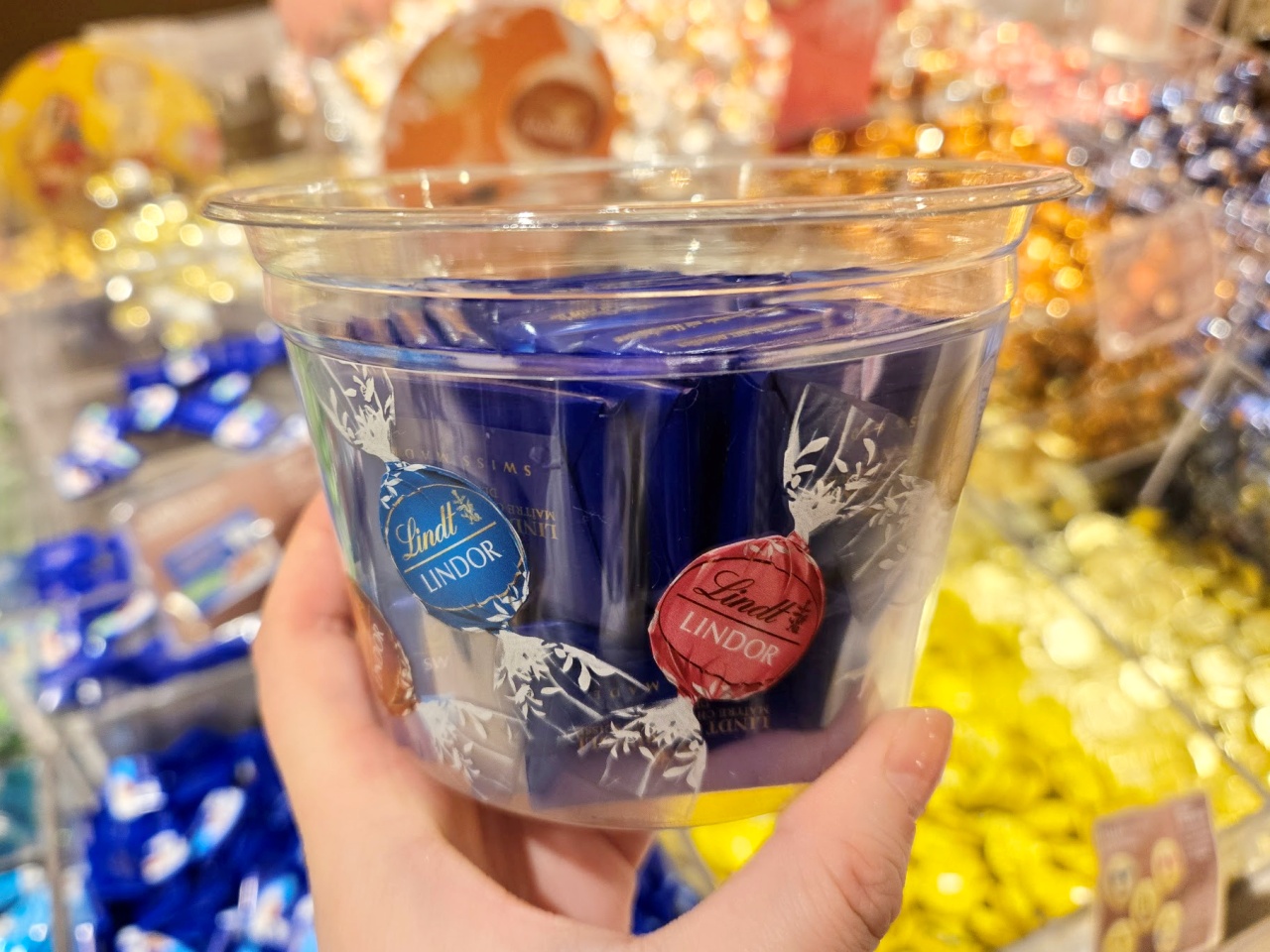 リニューアルしたリンツのチョコレート詰め放題『PICK&MIX詰め放題』に