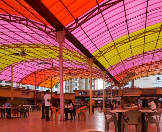 入店するや否や大勢のスタッフがダッシュで集ってくるフードコートでポテトを注文し、説教。【カンバ通信：第399回】