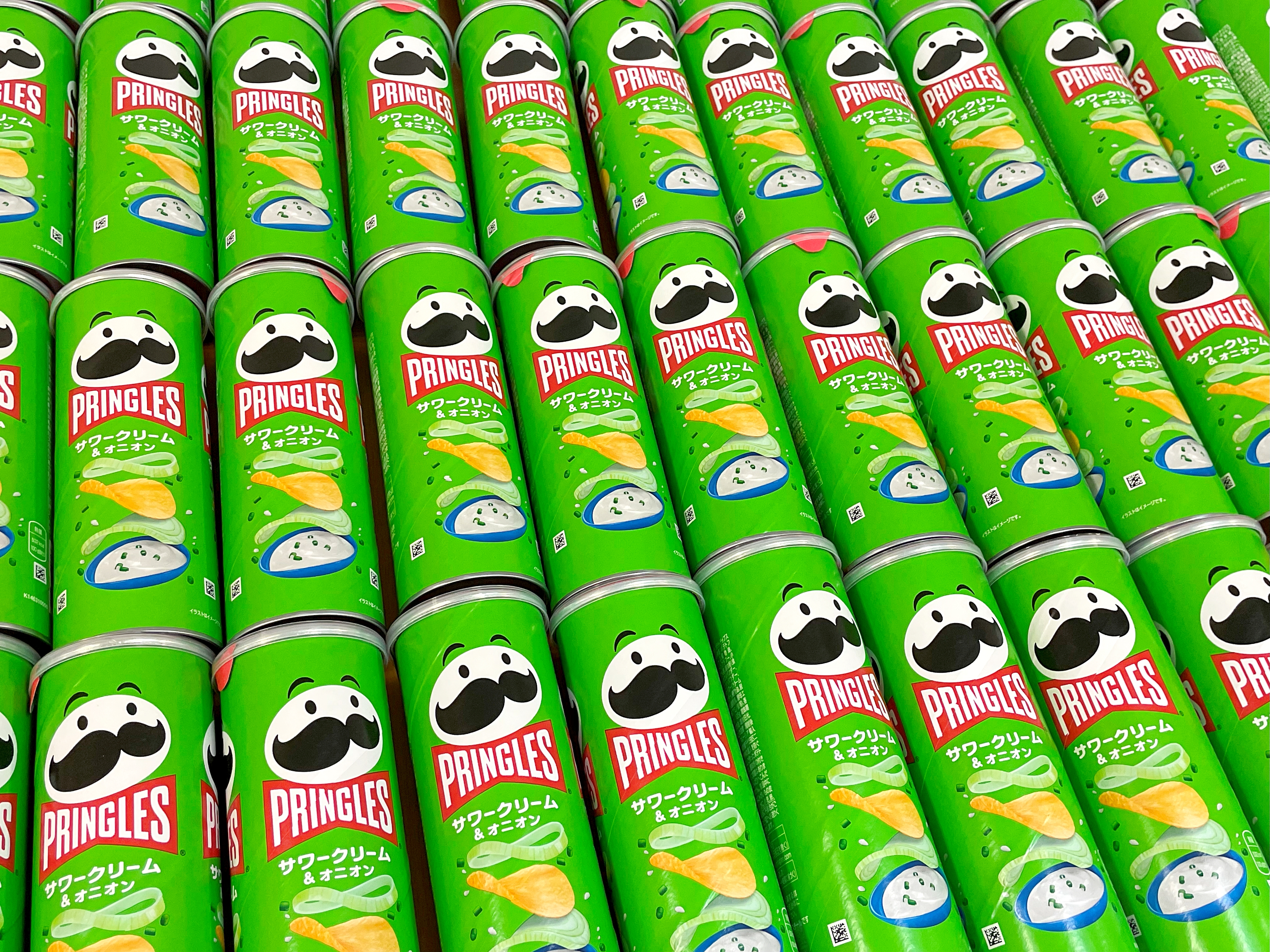 久しぶりに「プリングルズ」を食べたら量が少なすぎる → 納得いかない