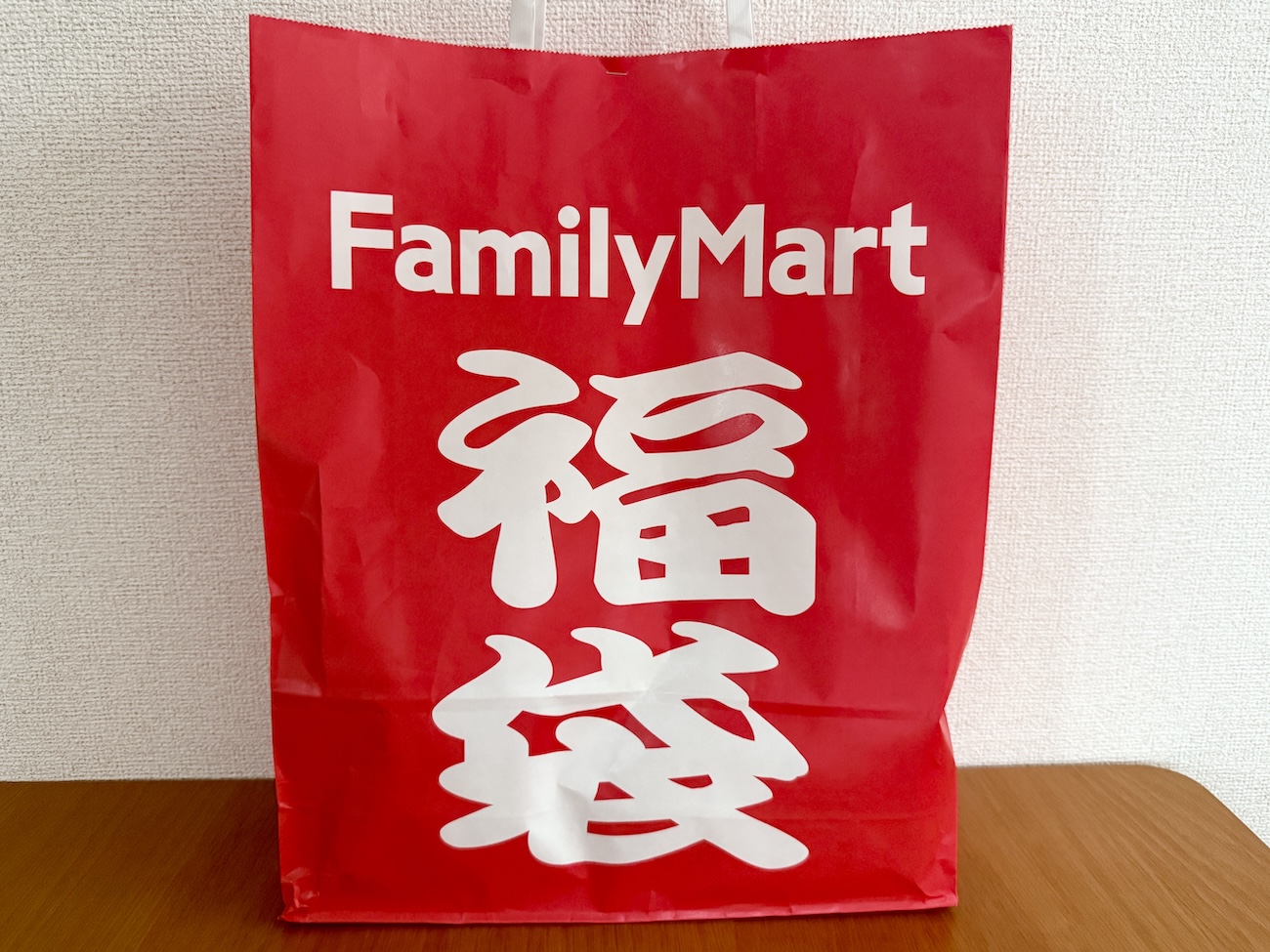 ファミマの「オープン記念福袋（500円）」がバカ売れしていたので1袋