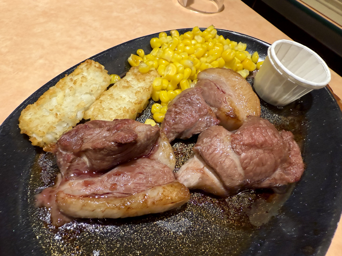 メニュー改定】サイゼリヤでいま1番高い1090円の「仔羊（ラム）の