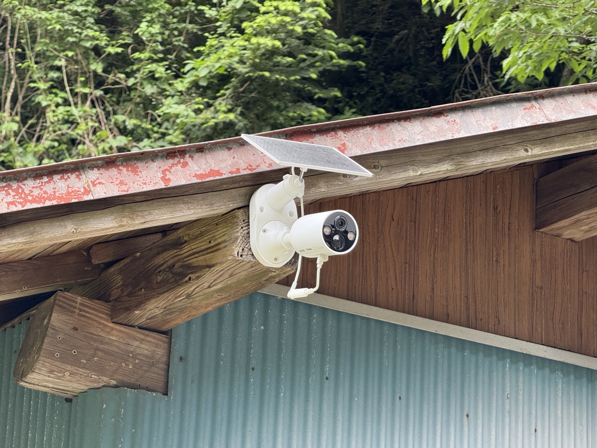 もう10個以上いろんな防犯カメラをつけてきたけど、やっぱソーラー充電