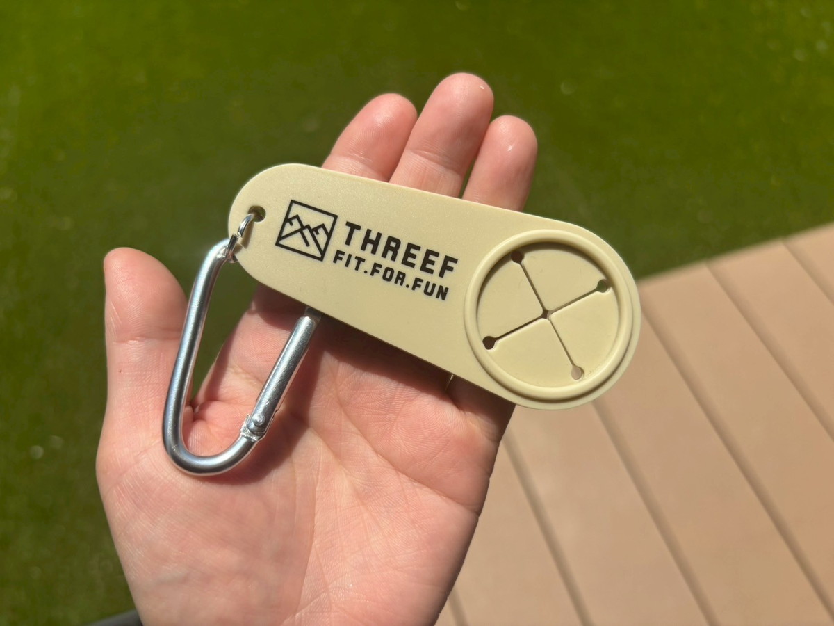 セリア】もうバッグの中で迷わない！ カラビナ付きタオルホルダーが 