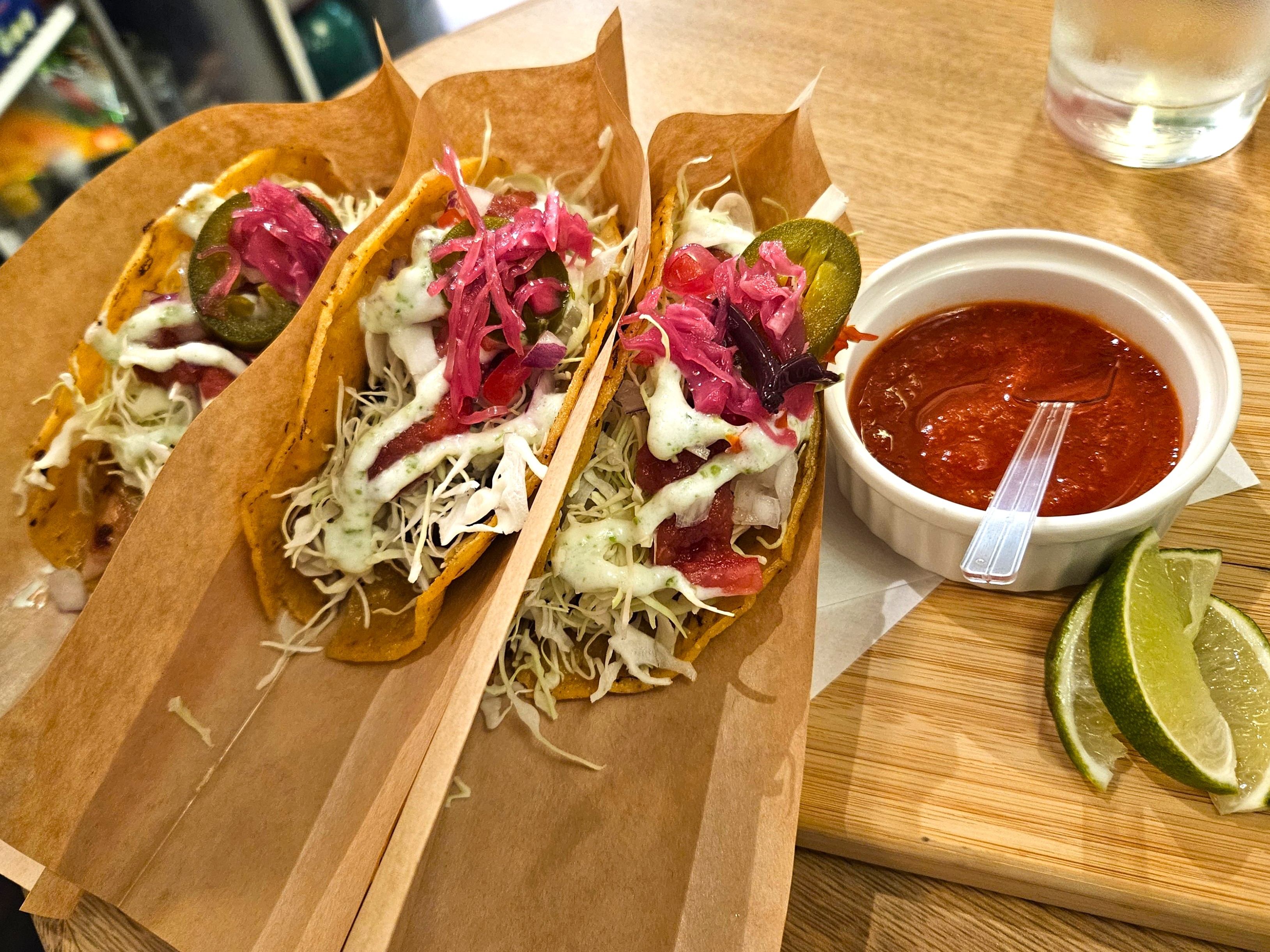 「タコス」 タコス通信#6】和製タコスって一体ナニ？ 頼んでみたら完全に『大阪