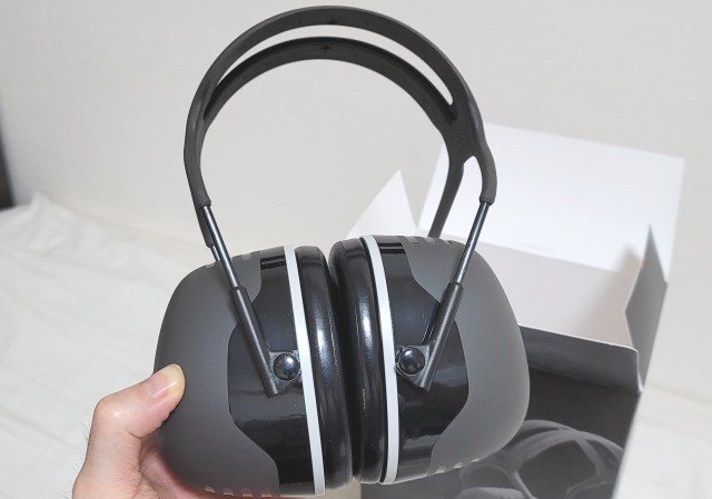 作業集中のために「防音イヤーマフ」を初体験してみたら、全てが無になった / 最上級モデル「3M PELTOR X5A」の驚異的性能